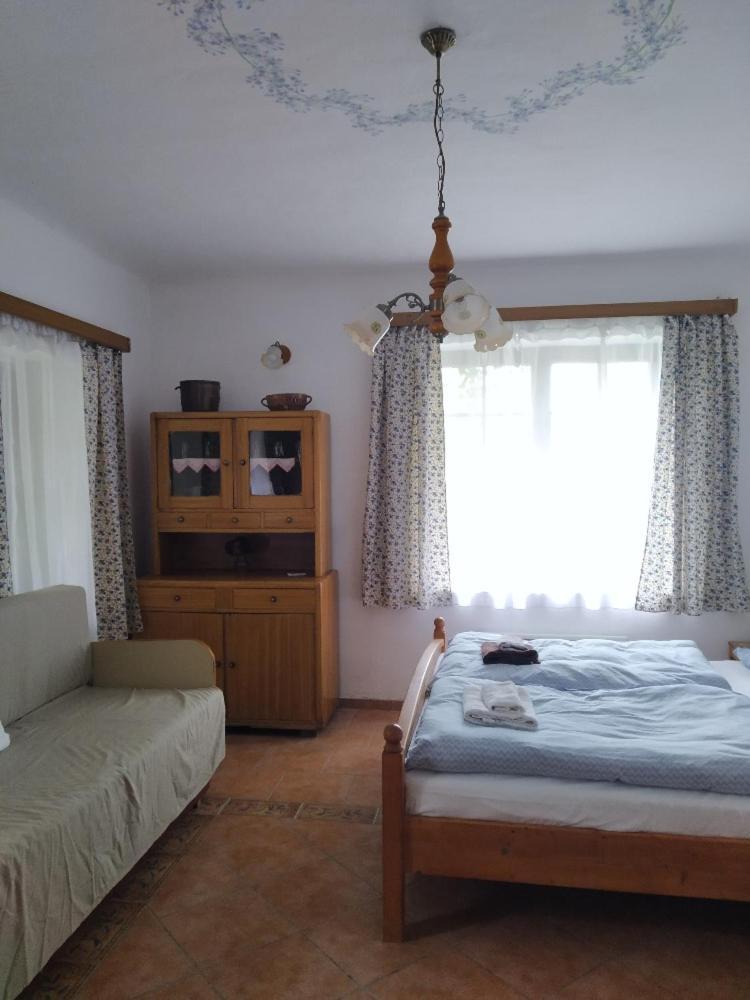Ubytovani Pod Jilmem Zar Zimmer foto